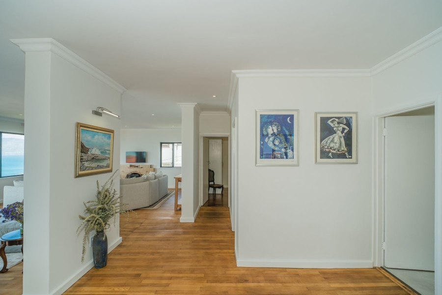 To Let 4 Bedroom Property for Rent in St James Western Cape